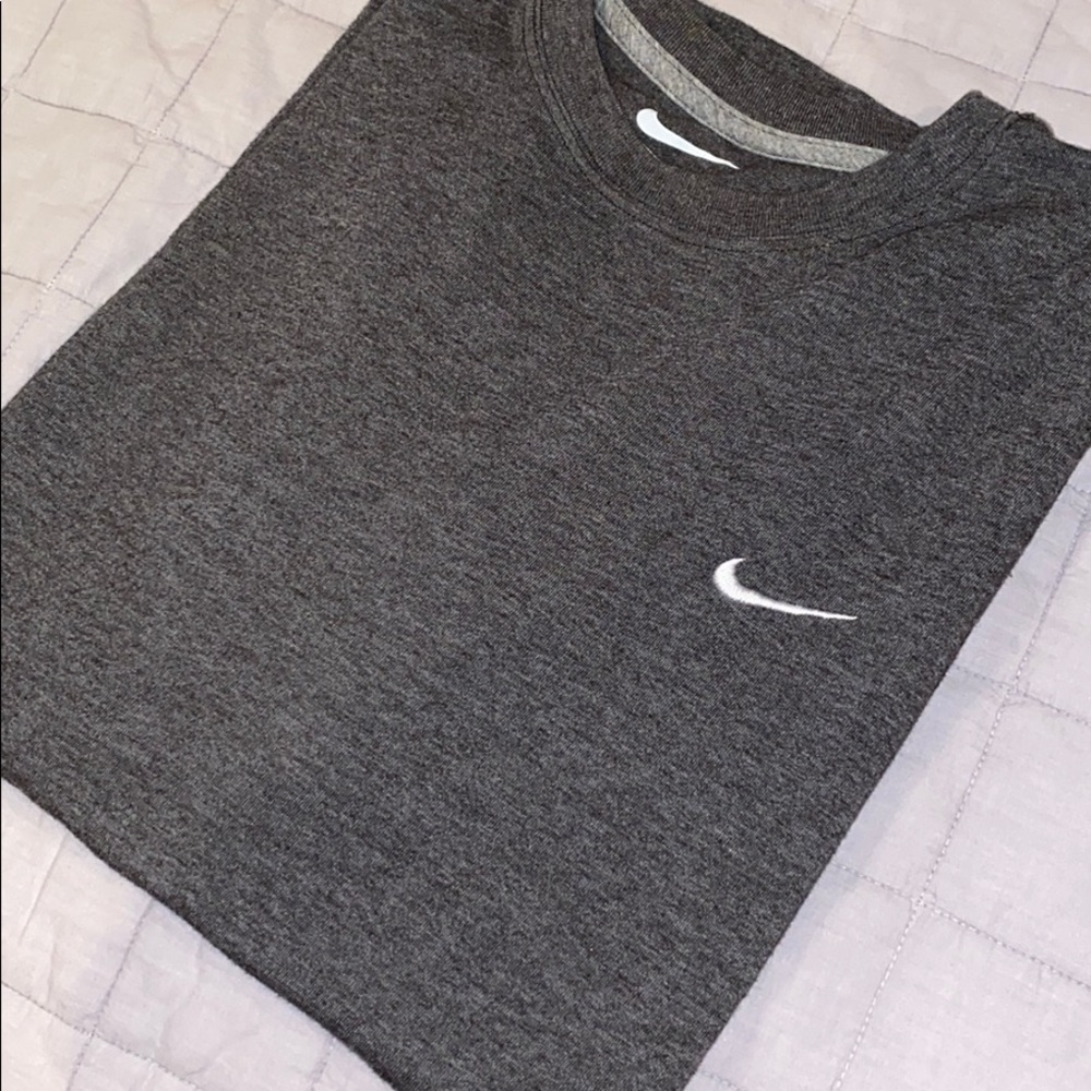 ✔️NIKE SWOOSH TEE✔️Medium
